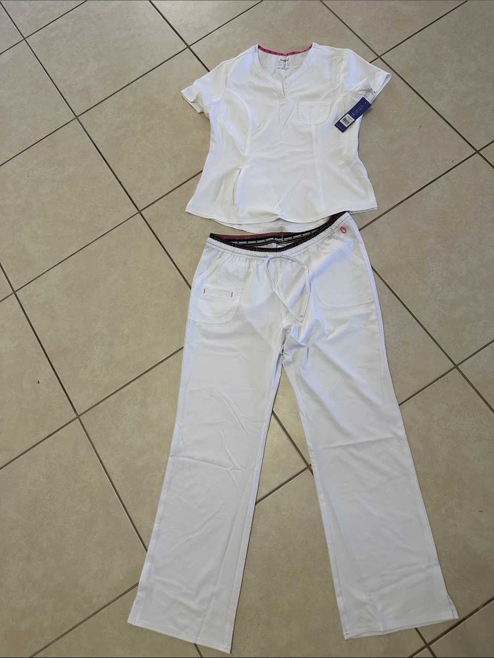 HeartSoul Women's White Scrub Top & Pants Set